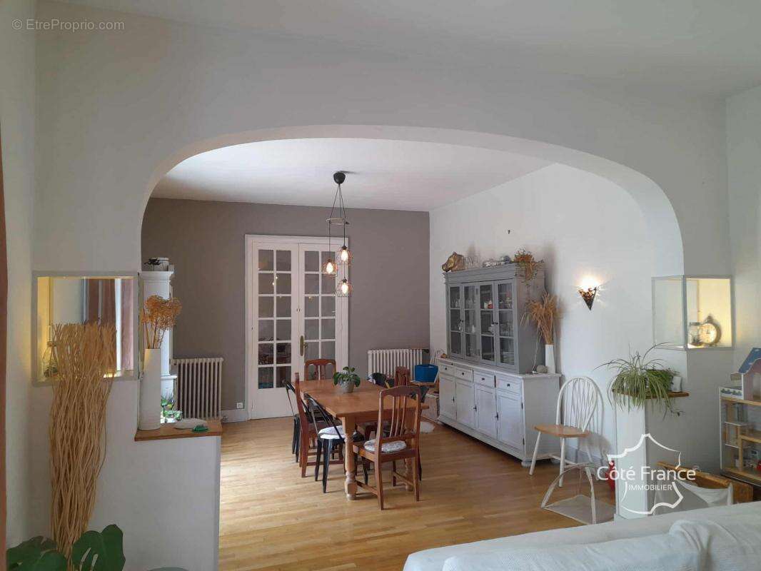 Plus de 300m2 habitables ! - photo 9