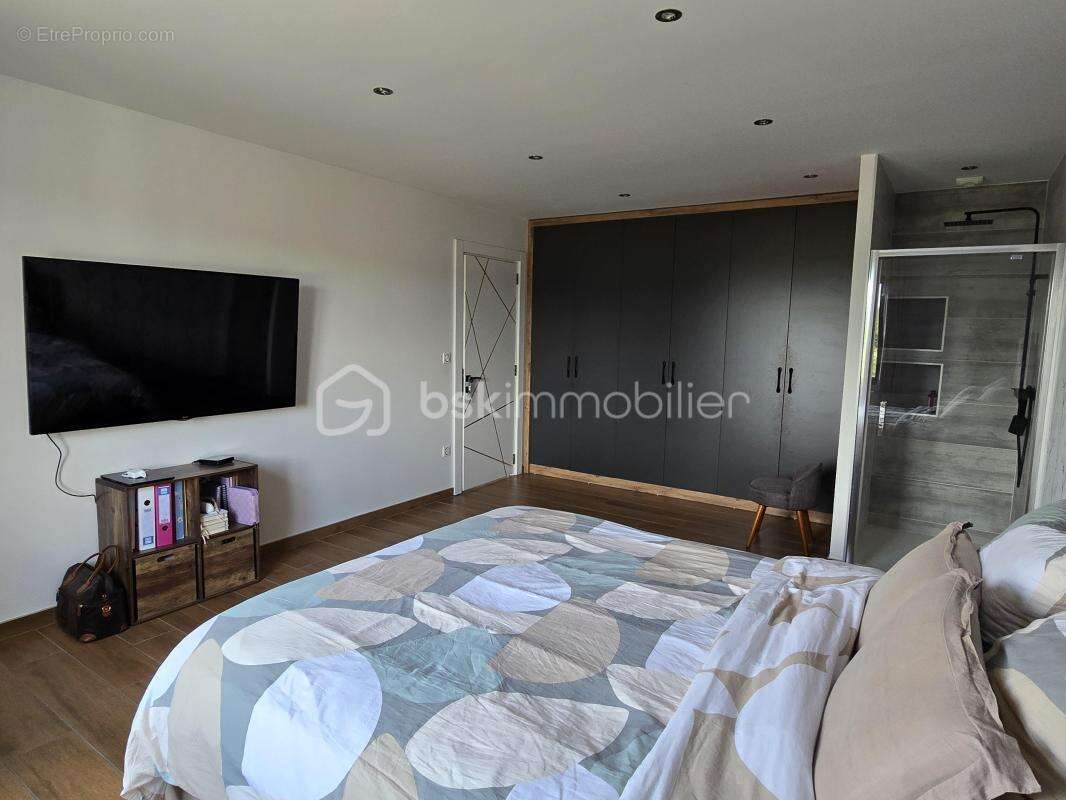 Pavillon contemporain de 2020 – 225 m² – 6 Chambres – DPE A – Saint-Martin-le-Nœud (60000) - photo 15