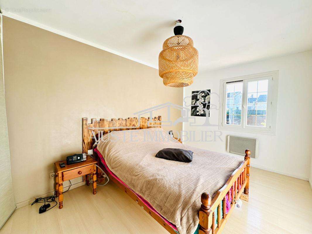 Maison à SAINT-VICTORET