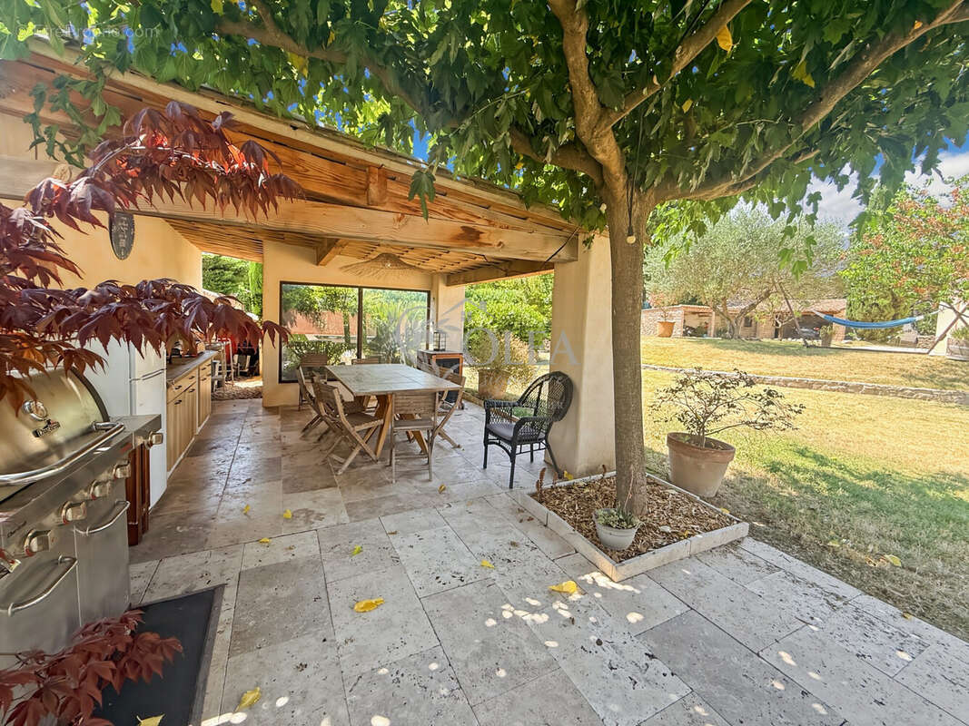 Maison 205 m² à Uzes  - photo 4