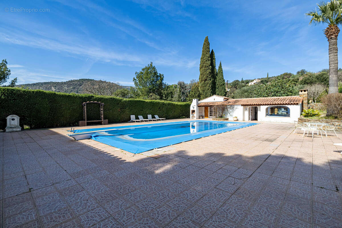 Maison à PLAN-DE-LA-TOUR