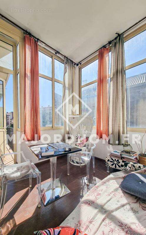 Appartement à MARSEILLE-5E