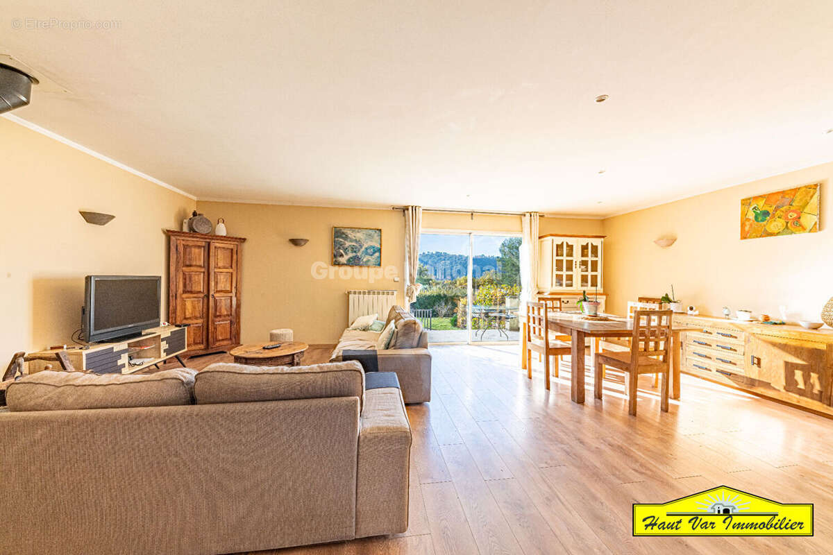 Maison à VINON-SUR-VERDON