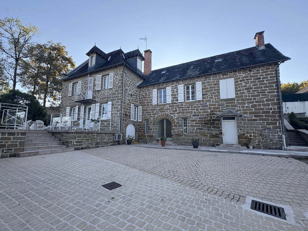 Maison à OBJAT