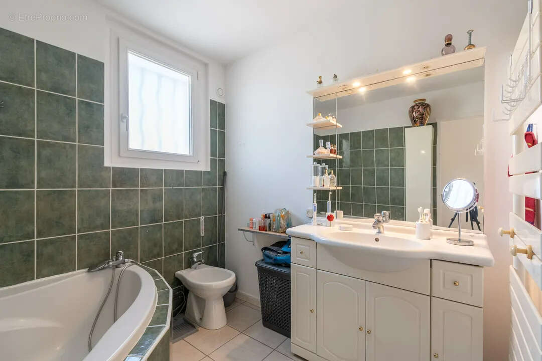 Appartement à SIX-FOURS-LES-PLAGES