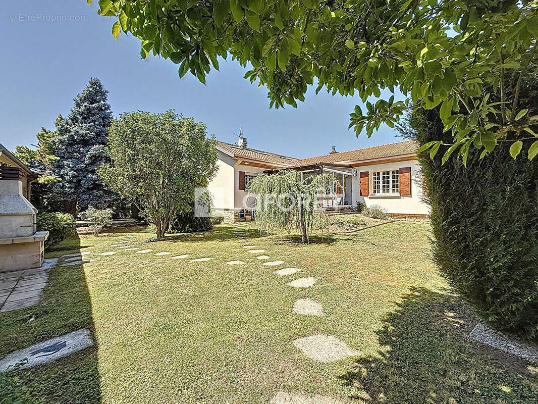 Maison à MANOIS