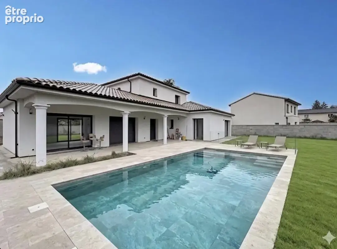 Maison 165 m² à Villieu-Loyes-Mollon  - photo 1
