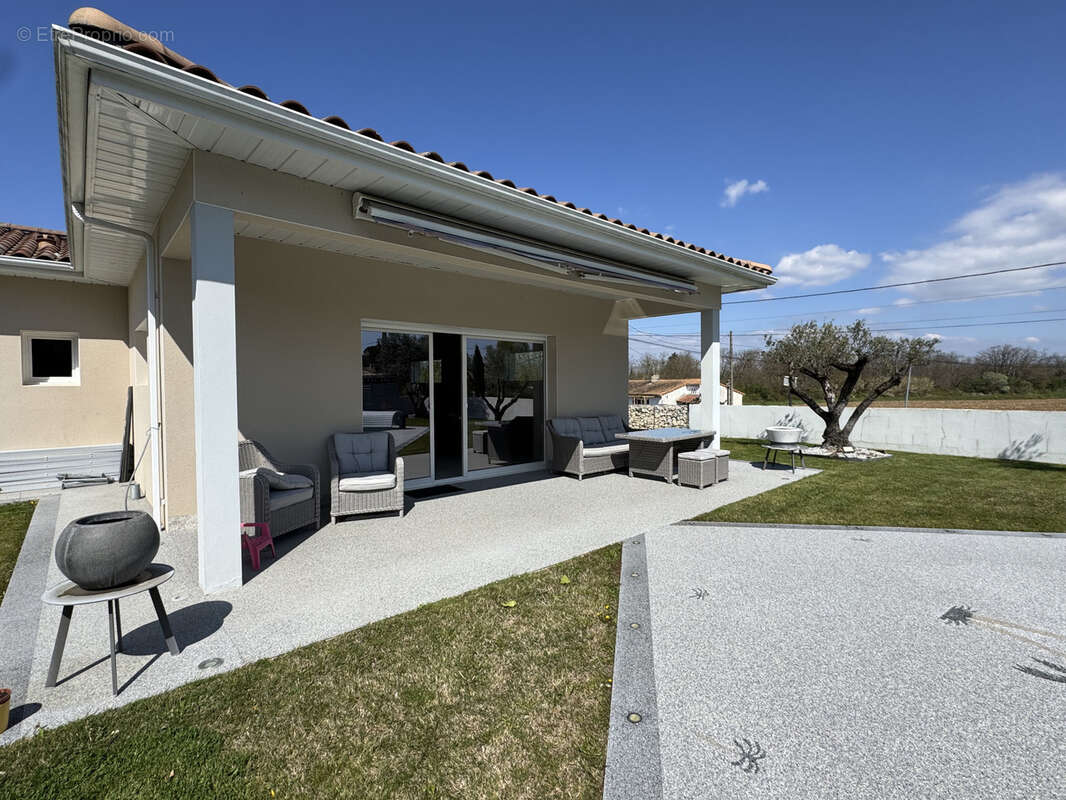 Maison à MONTBOUCHER-SUR-JABRON