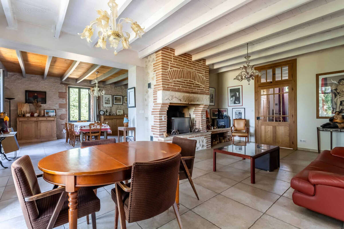 Maison à LAUZERTE