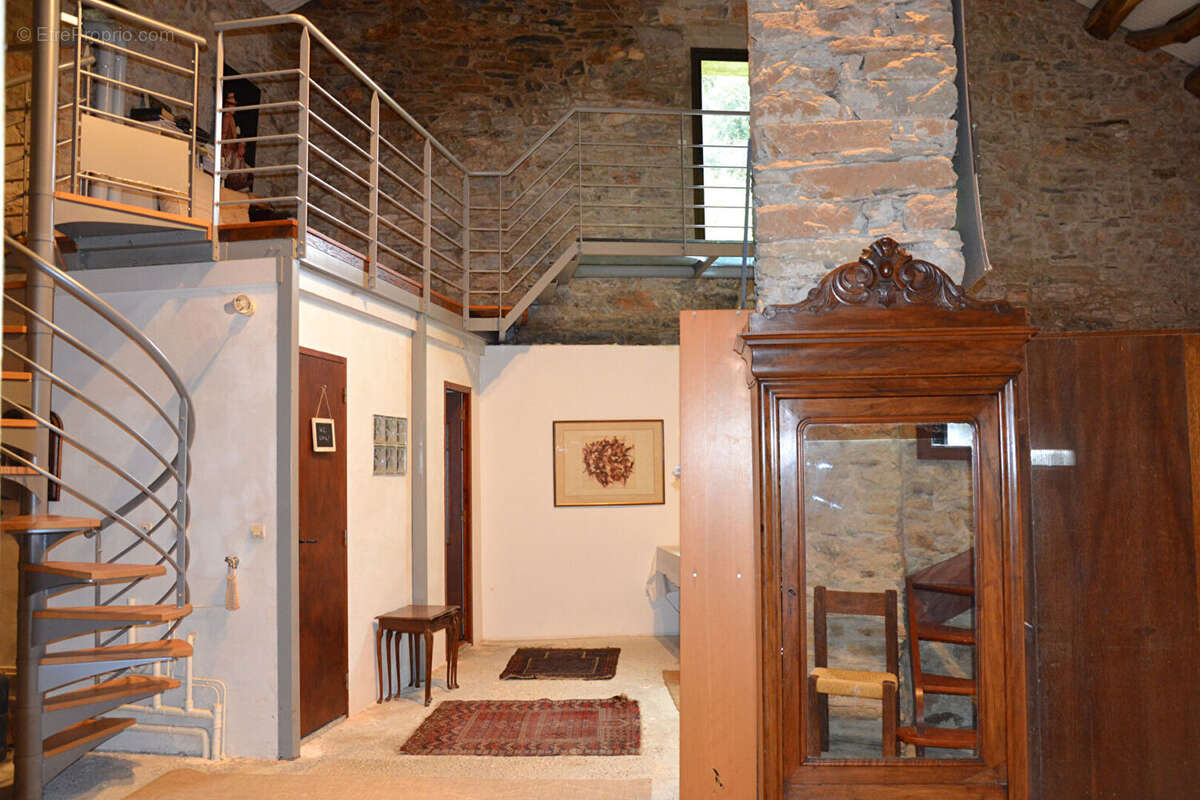 Courniou  Belle demeure style cottage de 210 m2 avec piscine et annexes - photo 8