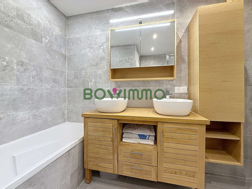 Appartement à PARIS-20E