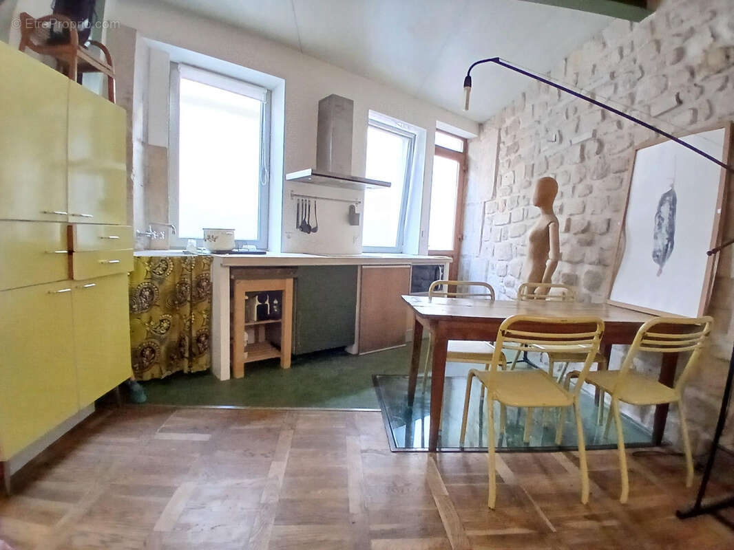 Appartement à PARIS-19E