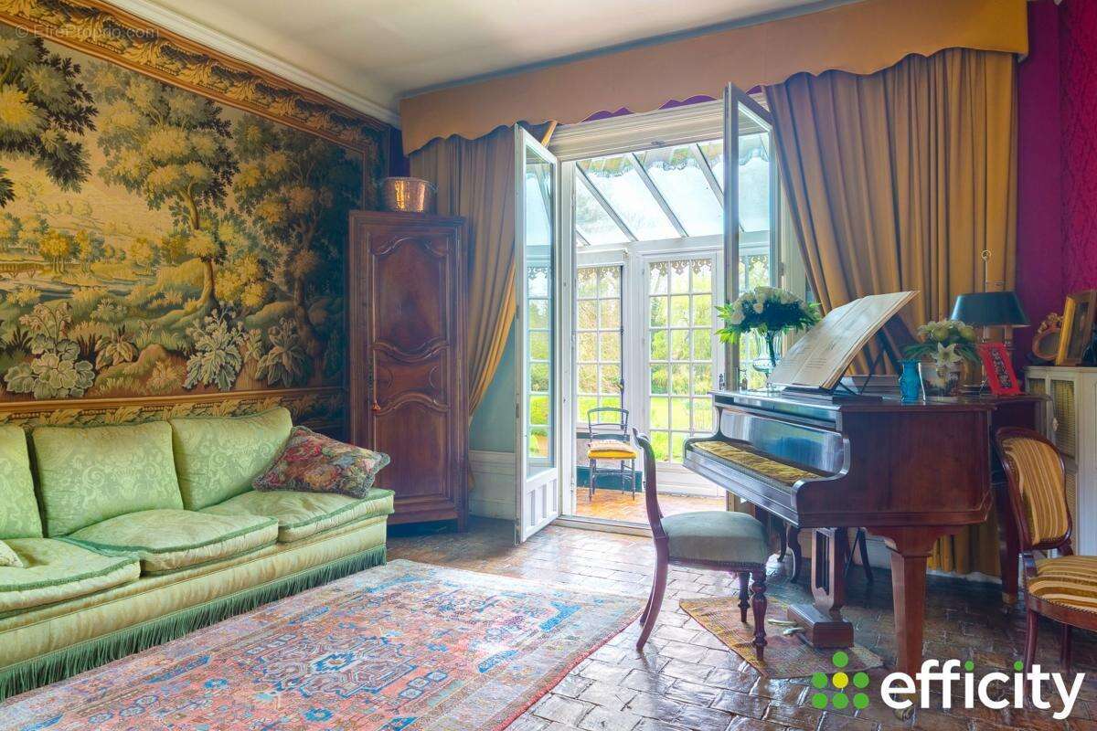 Maison à BRIIS-SOUS-FORGES