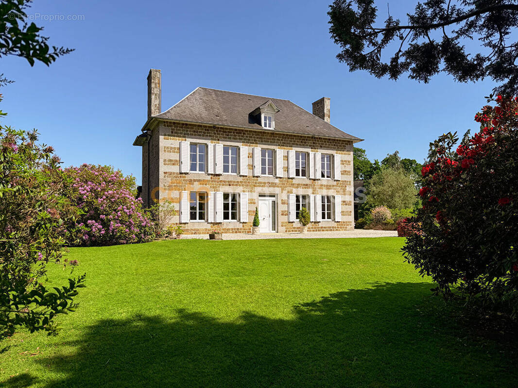Maison à DOMJEAN