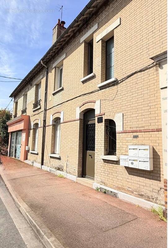 Commerce à LE RAINCY