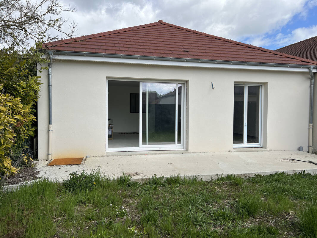 Maison à LEVERNOIS