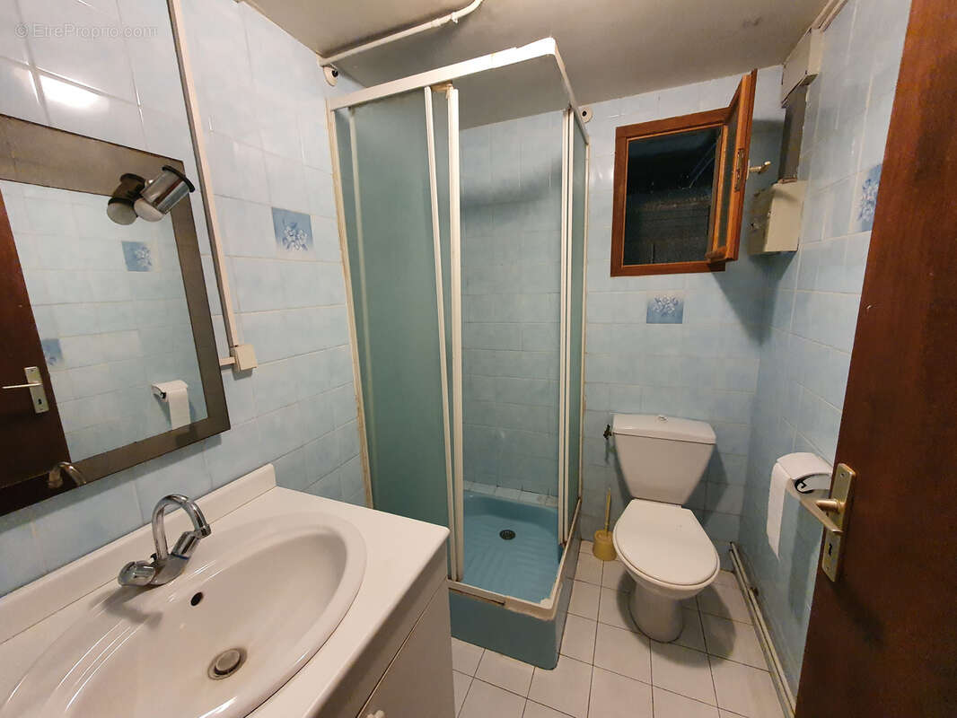 À Hagetmau, Maison d'habitation de 6 pièces - photo 9