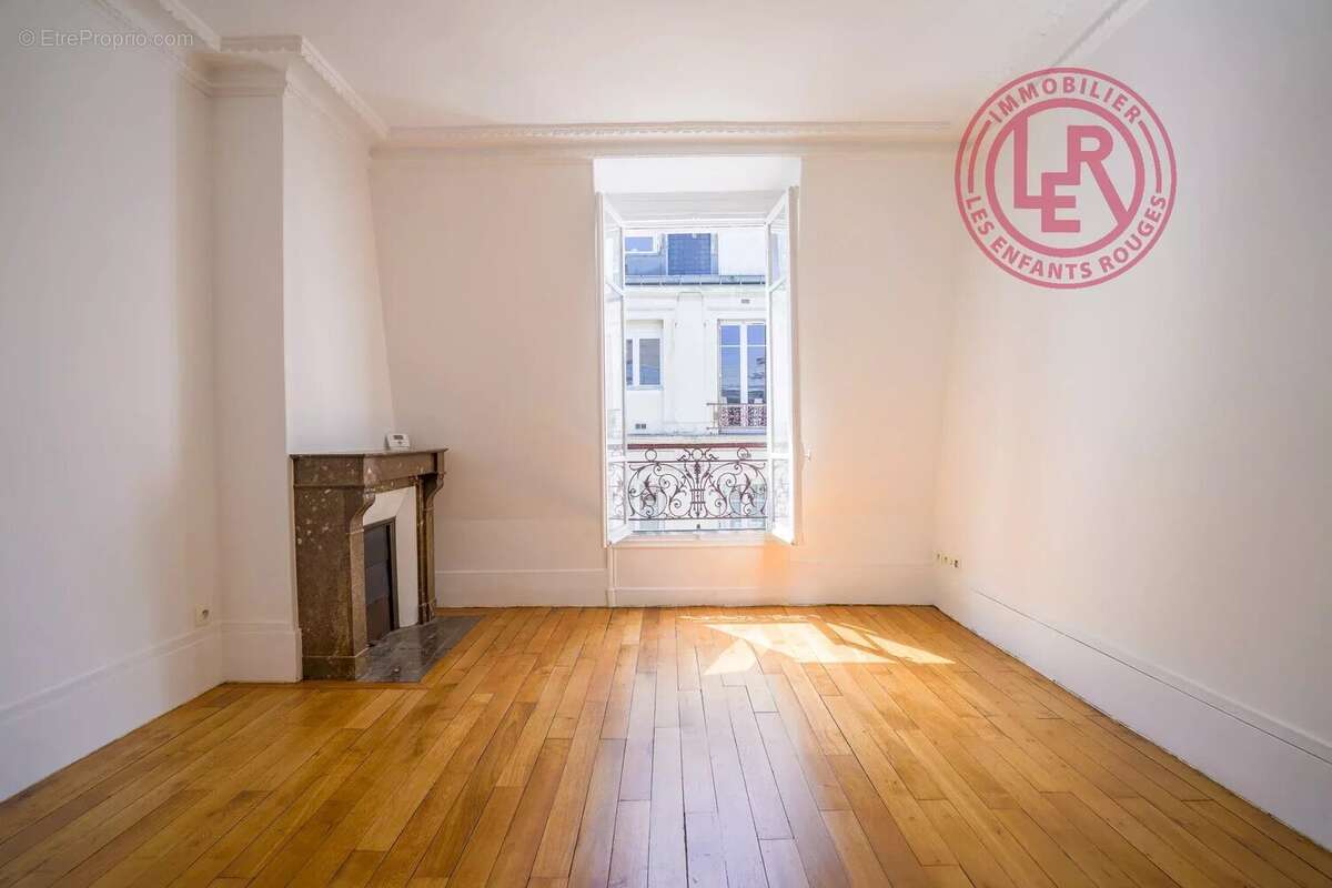 Paris 7ème - Ecole Militaire - Avenue de la Bourdonnais - Appartement de 2 chambres de 45,53m2 au dernier étage par ascenseur - photo 7