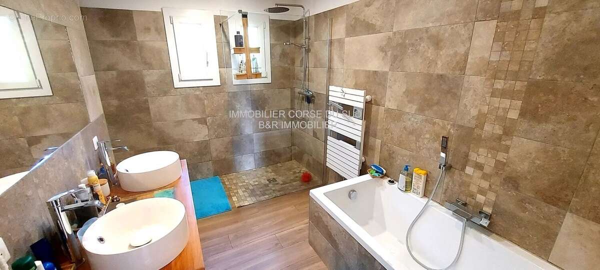 Villa T4 - piscine - vue mer - montagnes - Appartement T3 indépendant. - photo 12