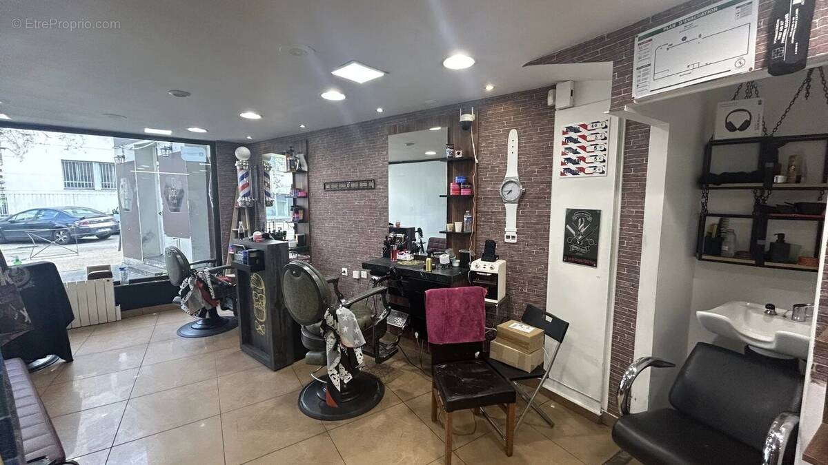 Commerce à MANTES-LA-JOLIE