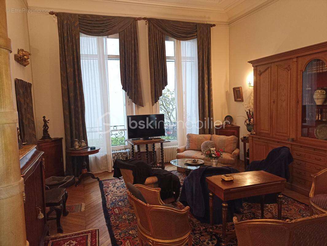 Appartement à ENGHIEN-LES-BAINS