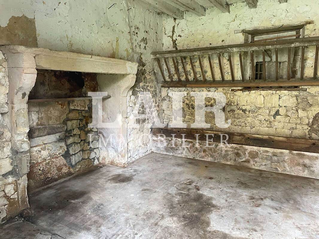 Maison à SAINT-JOUIN-DE-BLAVOU