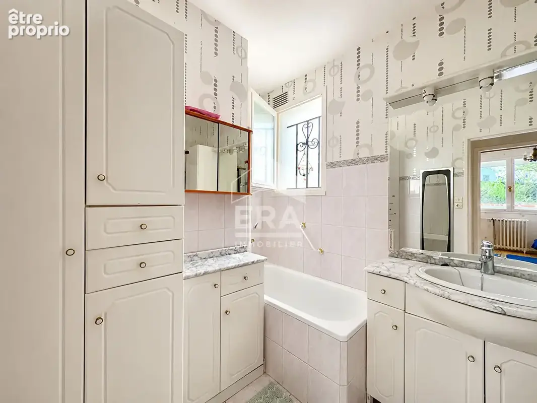 Maison individuelle de PLAIN PIED - 4 chambres - 785 m² de terrain - Beau potentiel - photo 7