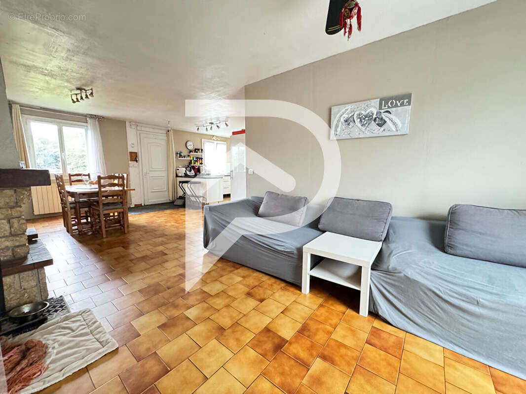 Maison à IVRY-LA-BATAILLE