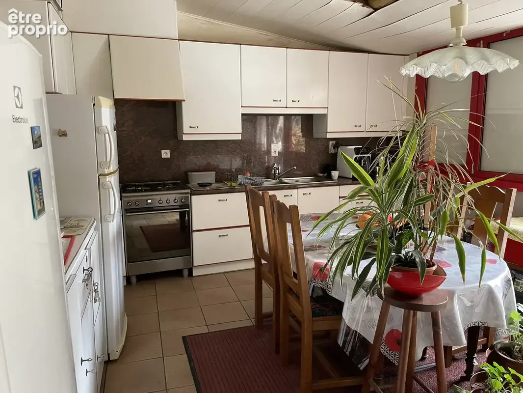 Murs commerciaux avec logement - photo 9