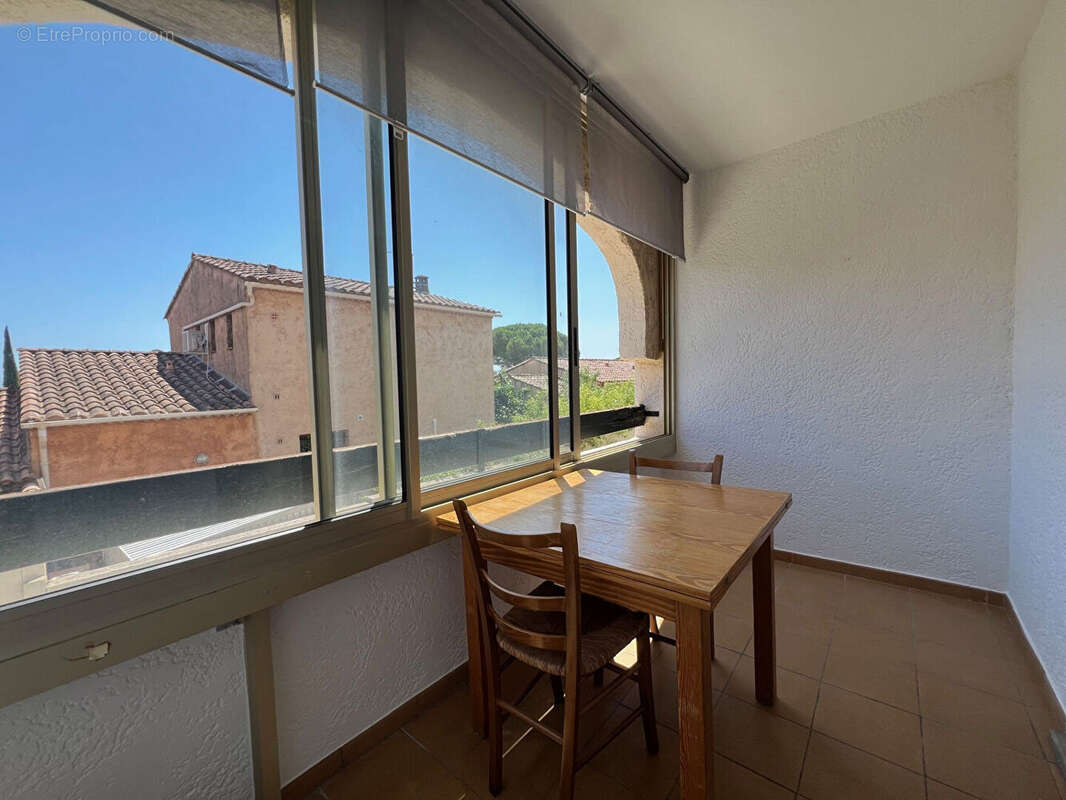 Appartement à LA LONDE-LES-MAURES
