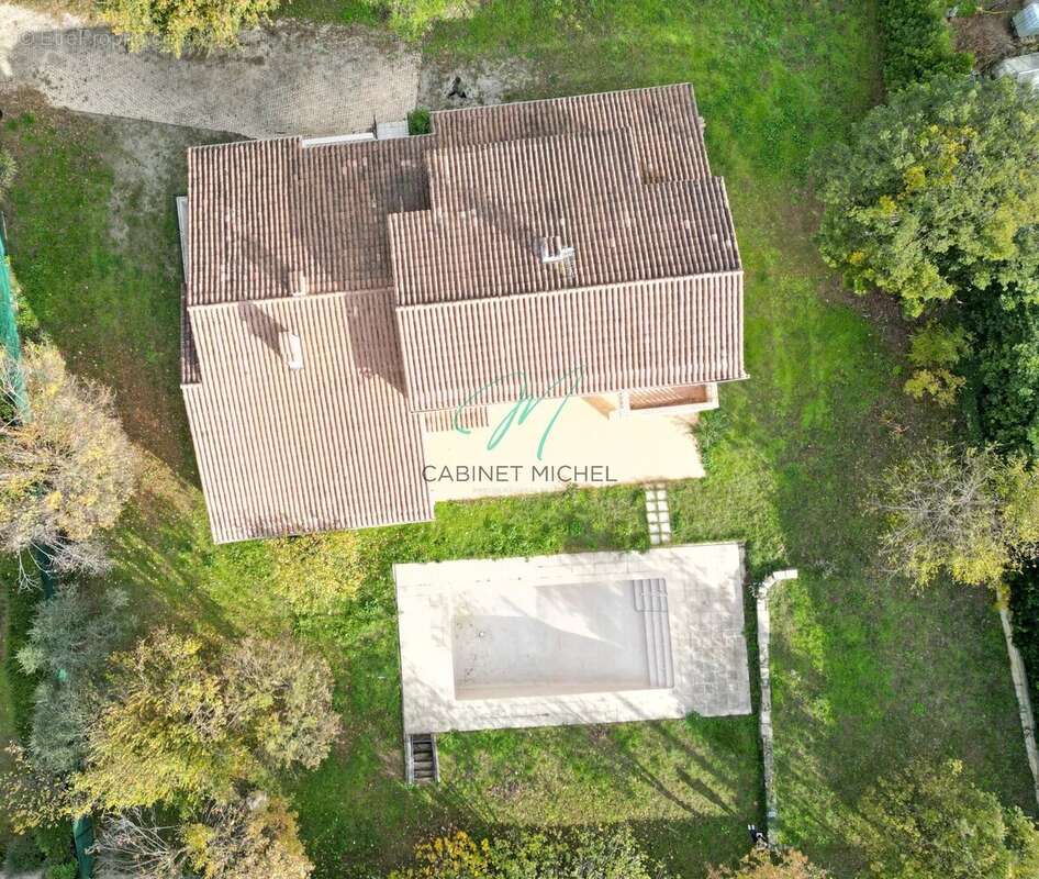 Maison à ROQUEFORT-LES-PINS