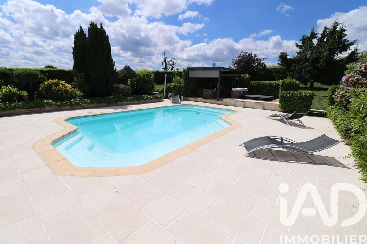 Maison 164 m² à Orignolles  - photo 5