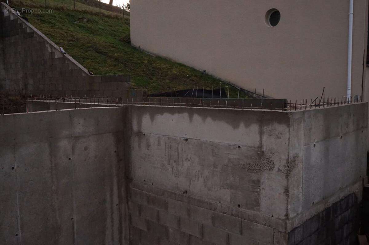 Terrain à UNIEUX