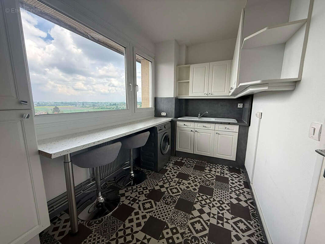 BETHUNE - Appartement T2 avec balcon en résidence sécurisée - photo 2