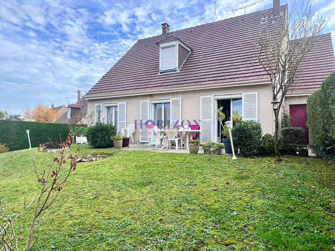 Maison à LA CHAPELLE-EN-SERVAL