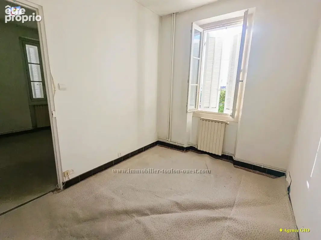 Toulon ouest - maison individuelle de 149 m² - deux appartements - terrain  421 m² - photo 9