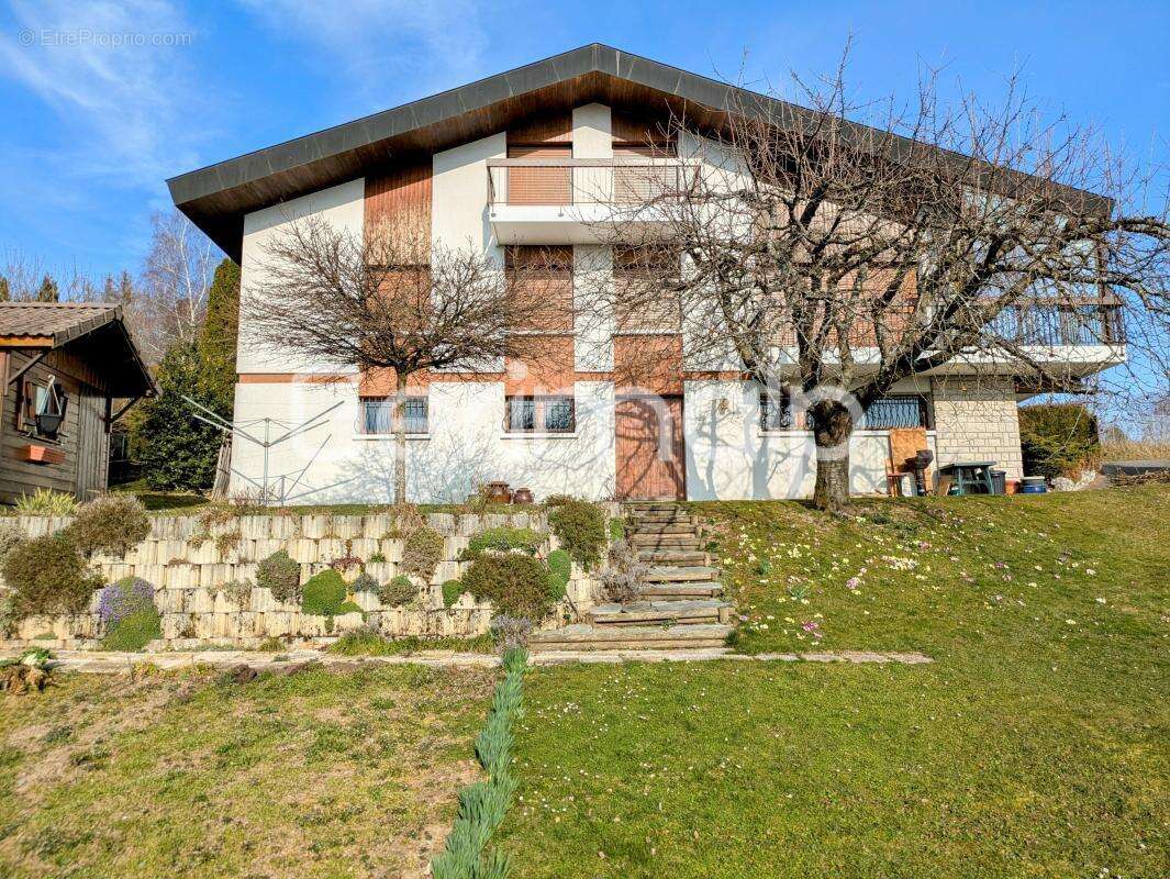 Vente - Maison - 8 pièces + cuisine - 180 m² - 795 000 € - - photo 4