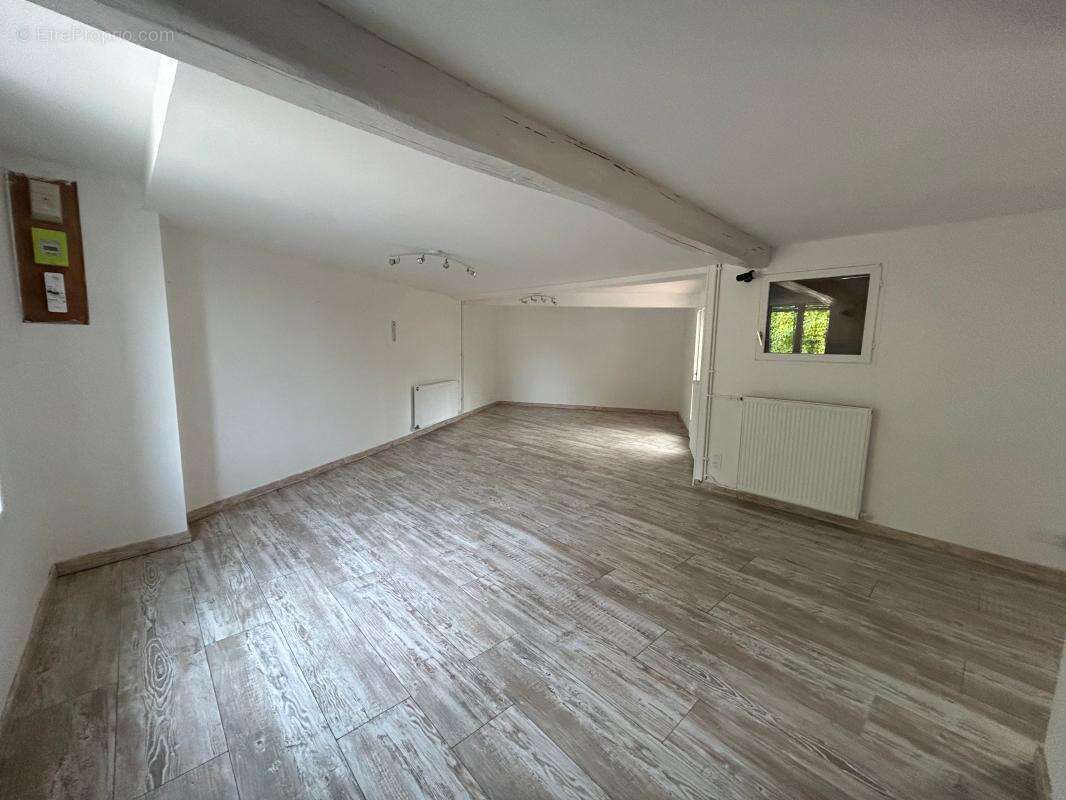 Maison à MONTGERAIN