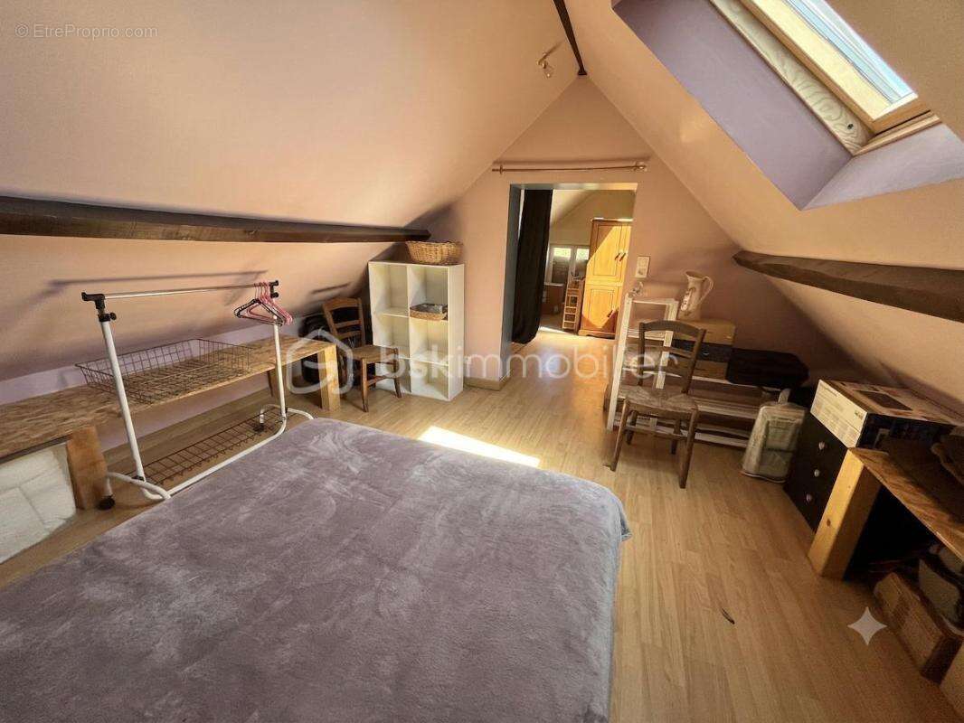 Coup de cœur : maison de 1940 en lisière de forêt, à deux pas d’un étang, sur 8 931m² de terrain avec dépendances - photo 18