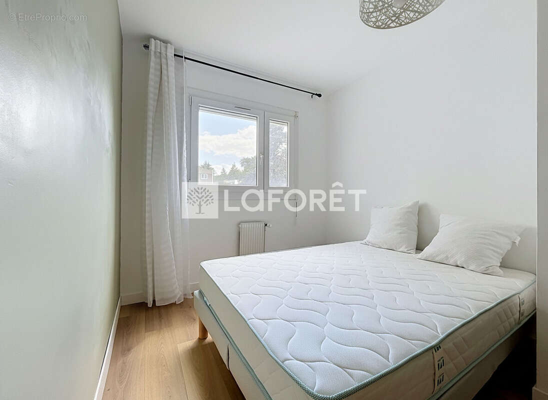 Appartement T5 rénové 4 chambres Brequigny - photo 4