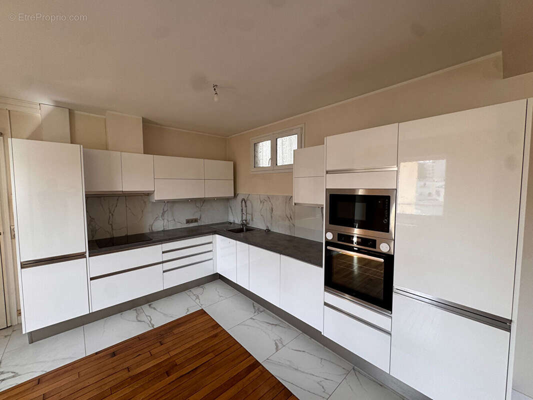 Appartement à PARIS-19E