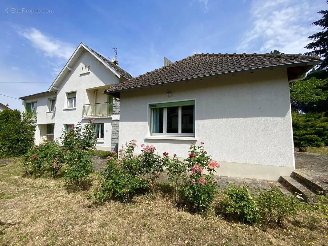 Maison à BELLAC