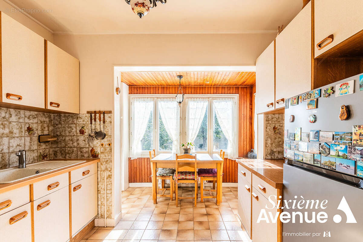 Maison à PARAY-VIEILLE-POSTE