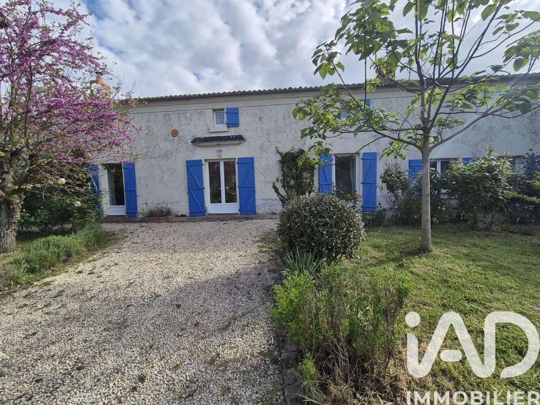 Photo 2 - Maison à SAINT-LEGER-DE-MONTBRUN