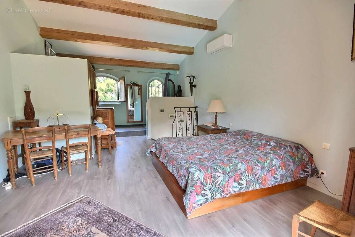 Maison à MANDELIEU-LA-NAPOULE