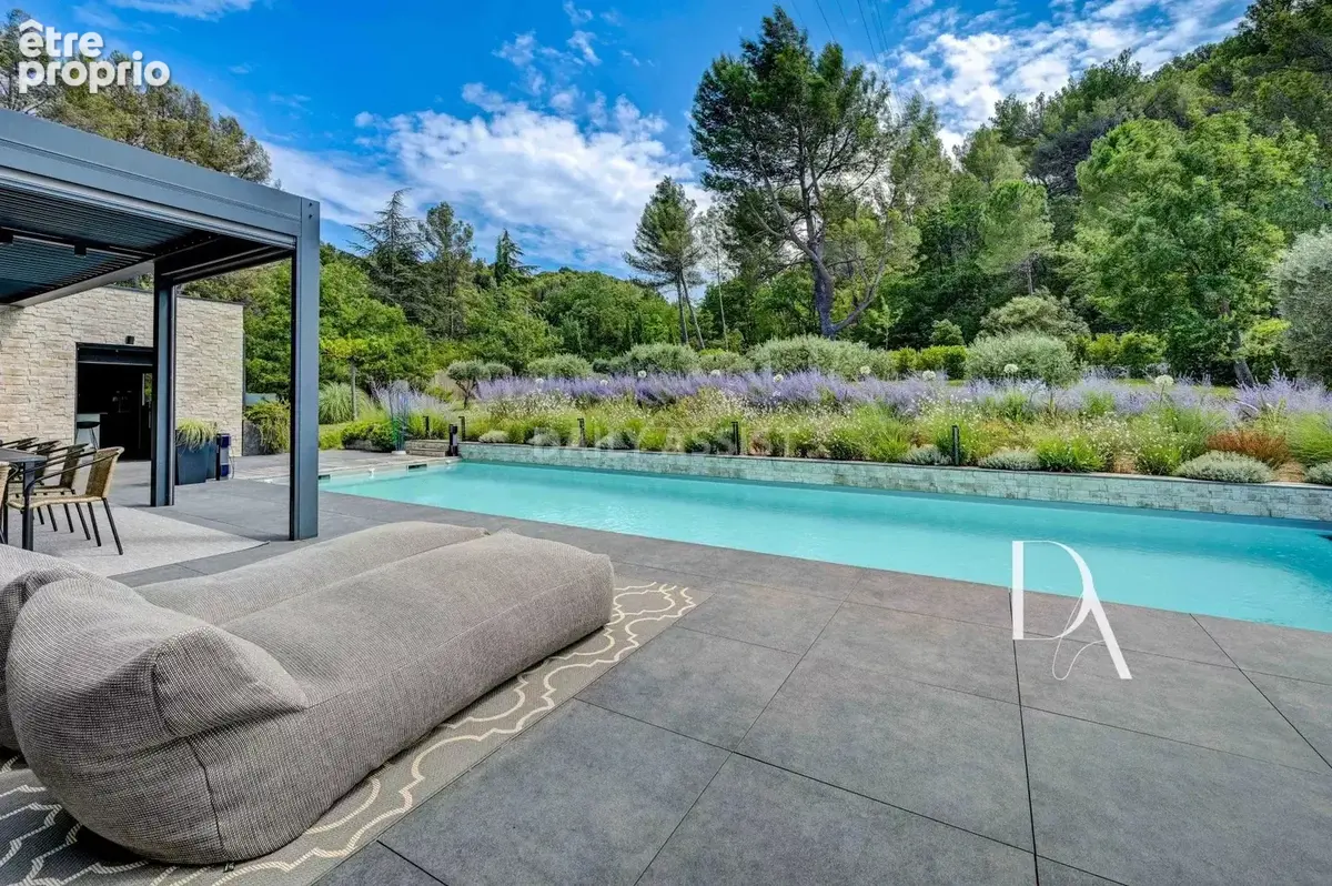 Aix-en-Provence – Montaiguet  Villa contemporaine de 232 m² avec piscine sur 4 110 m² - photo 8