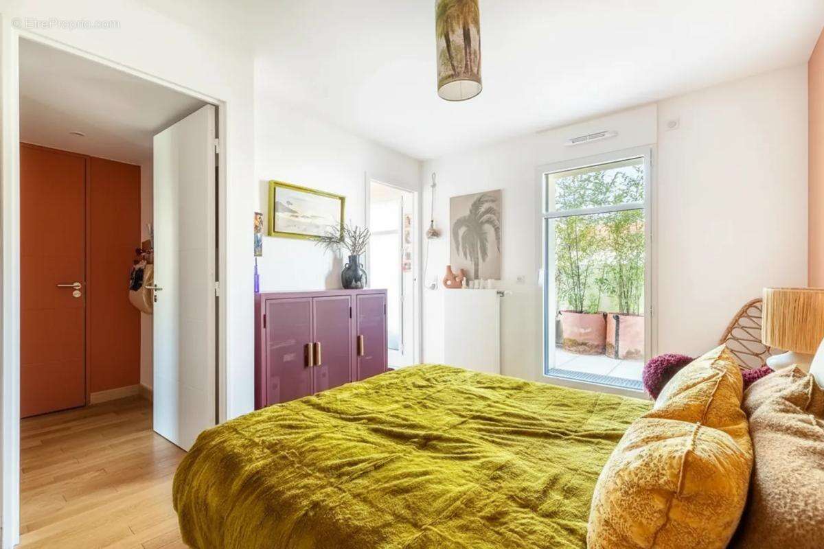 Appartement à LEVALLOIS-PERRET
