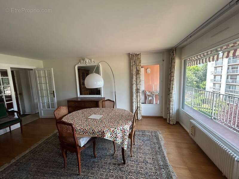 aix les bains "résidence Montcalm" appartement  4 pièces 104 m2 avec 2 garages et une cave - photo 4