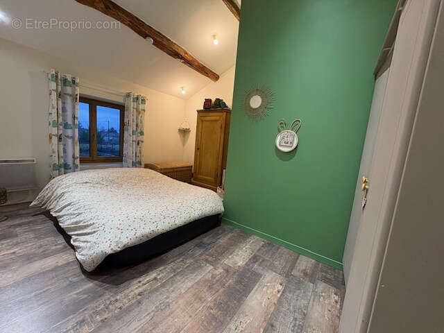 Maison à SAINT-ETIENNE-SUR-CHALARONNE