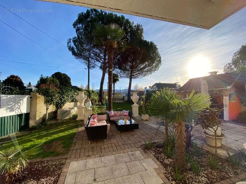 Maison à LAMARQUE-PONTACQ